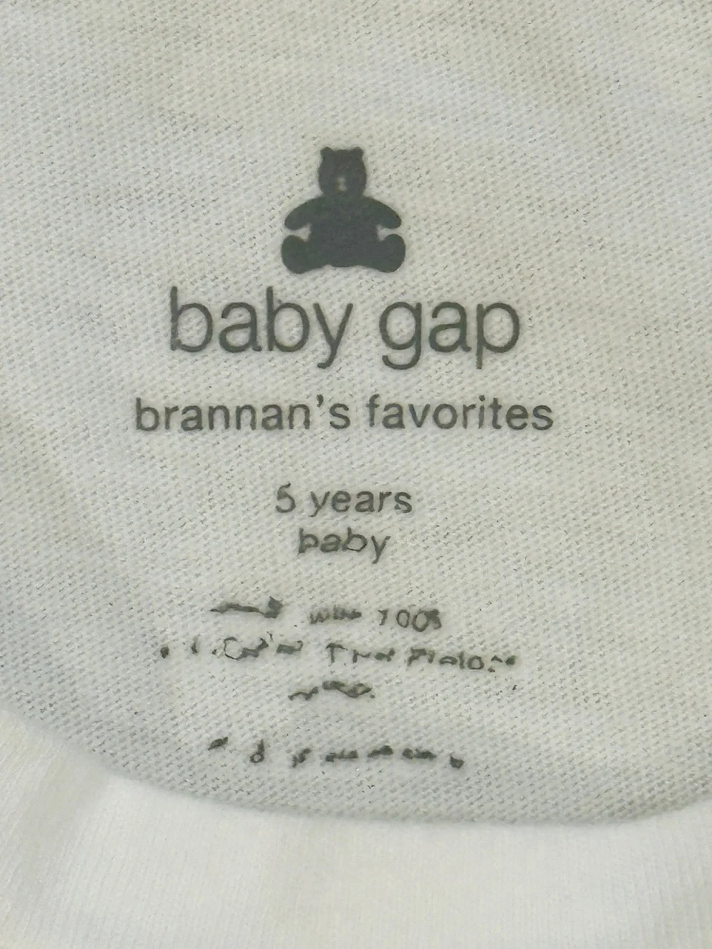Bundle of 2 girls graphic shirts in size 5T. Brands Gap & H&M